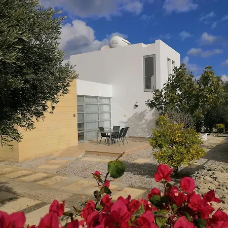 Pinecliff * Agios Georgios (Girne)
